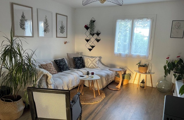 Very nice air-conditioned apartment with private garden and outdoor kitchen