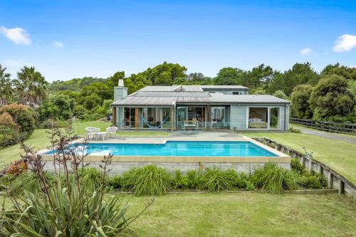 923 Takatu - Tawharanui Peninsular Holiday Home