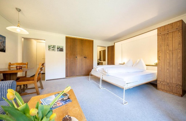 9303 Gemuetliches, zweckmaessig eingerichtetes Studio mit Balkon und Golfplatzblick