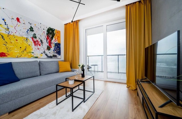9th Floor Manufaktura Suite - Parking, Balcony - by Rentujemy