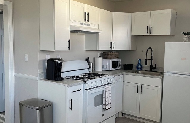 (A)2BED duplex apartment Close to the beach