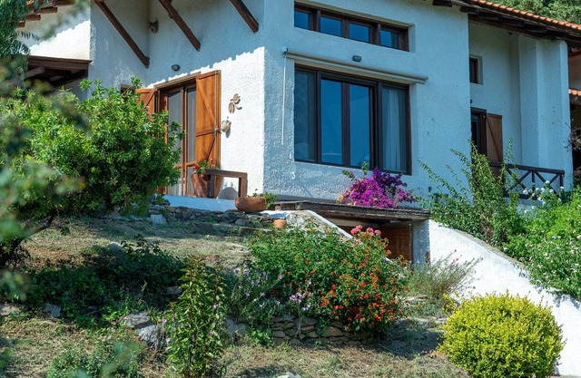 A beautiful house in the country side, with direct access to a magnificent beach