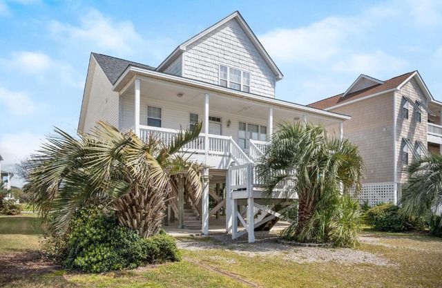 A Bit O'Heaven by Oak Island Accommodations
