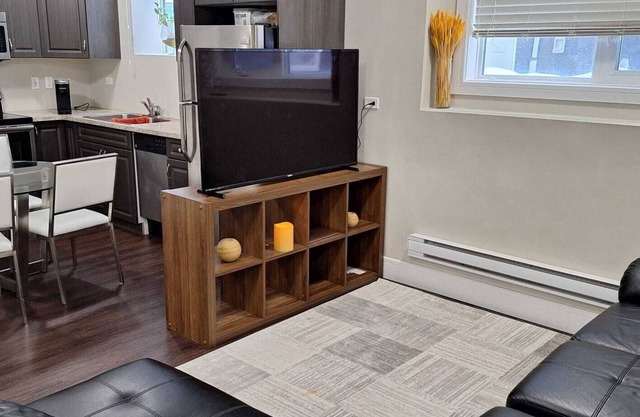 A blend of comfort and convenience in this cozy, modern 2-bd basement suite.