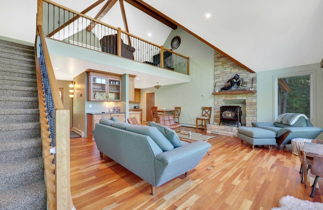 A Boater's Paradise | Lake Charlevoix | Private 60' Dock | Dog Friendly!
