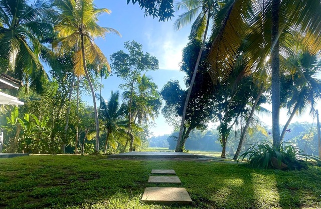 A bungalow to experience nature in its purest form. 10 minutes from the beach!