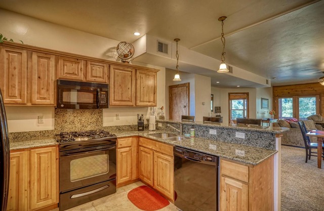 A C No pet fee Pet Friendly two Bedroom Condo