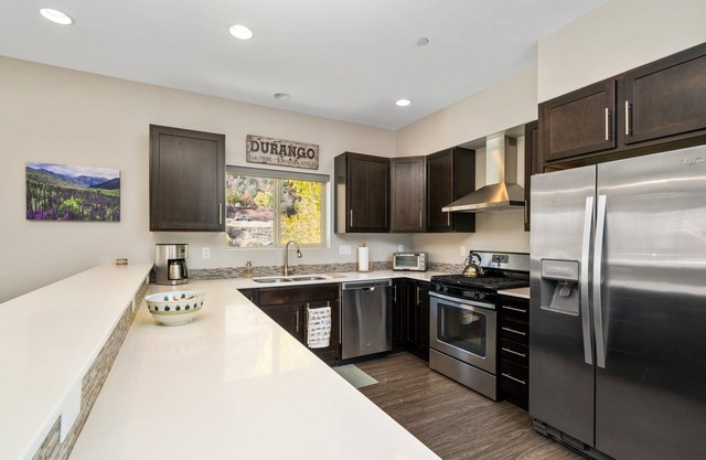 A/C, Pet Friendly, Fast Wifi, Close to Downtown Durango!