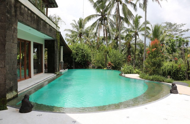 Una tranquila y hermosa villa de 3 dormitorios en Ubud
