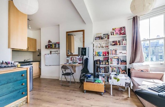 A calm homestay on a lovely street near Brixton