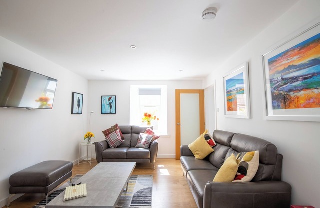 A charming cottage in the heart of Ballater, with a beautiful & modern interior