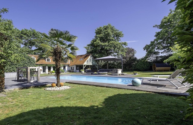 Encantadora villa con hermosa piscina en Bellegem.