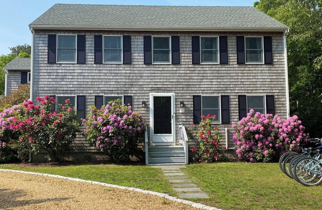 A "Close to All" Oak Bluffs Oasis!