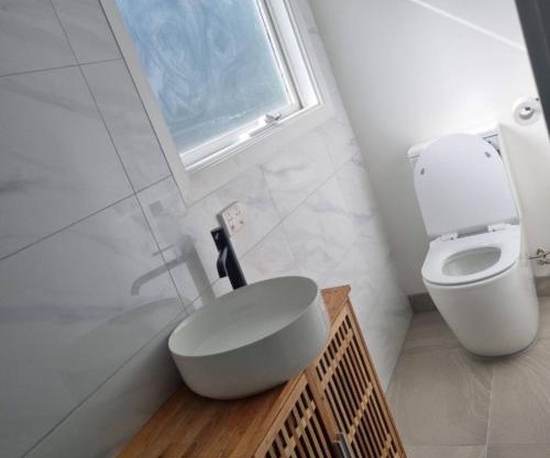 A comfortable and quiet 2bedroom house and a 1bedroom bungalow