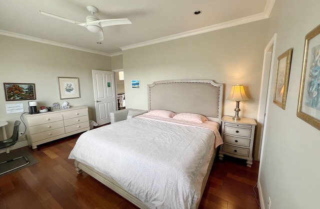 A comfortable bedroom with private washroom close to YVR in Richmond
