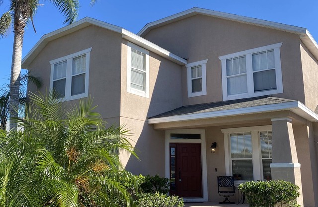 A Comfortable home away from home. In kissimmee close to Disney World