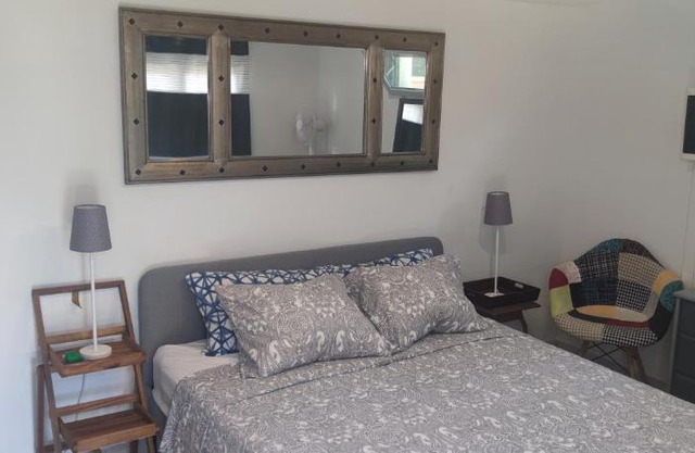 A Cosy Studio Cottage in Biot..