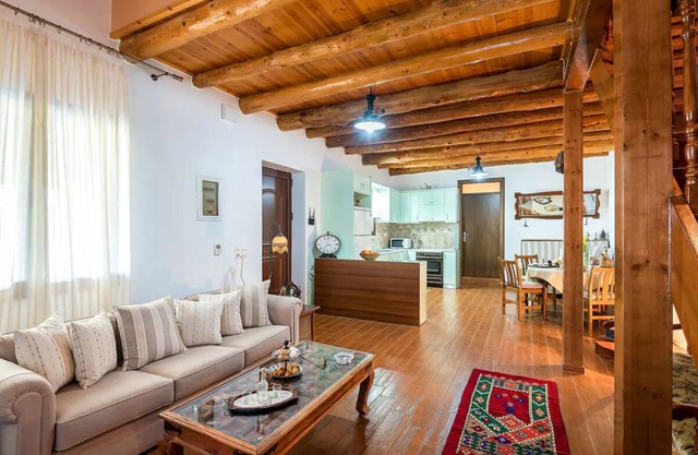 A cottage perfect for quiet vacation, inside the nature and close to Samaria.