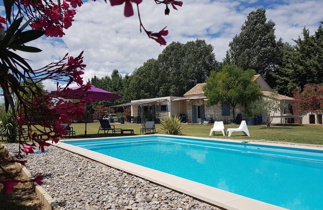 Una casa de campo en el corazón de la Provenza con piscina privada.