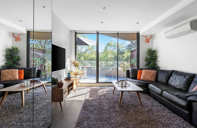 A Cozy 2BR Apt with a Large Balcony, FREE Parking