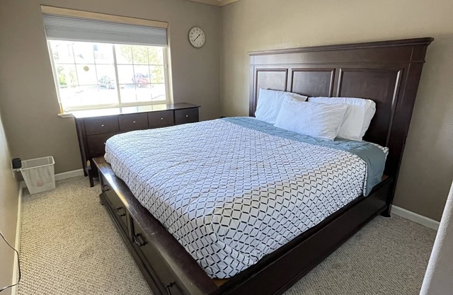 A cozy 4 bedroom with 2.5 Bath in S. Anchorage with walking and jogging trail.