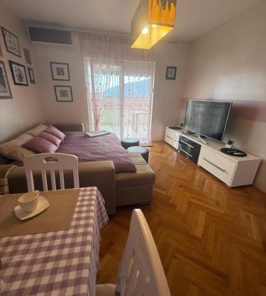 A Cozy apartment in central Herceg Novi