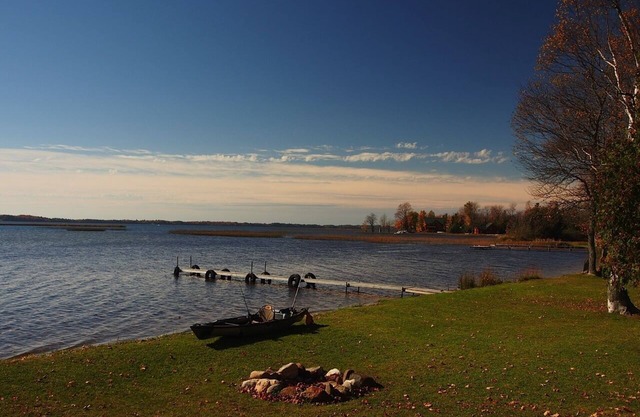 Acogedora casa de campo en el lago Brevort, un lugar donde "querrás estar".