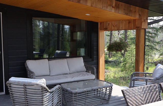 A Cozy Outdoorsman's Retreat in the Heart of the Rocky Mountains