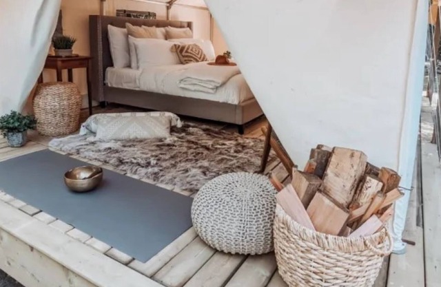 A cozy Retreat 3 mins from the BC Ferries