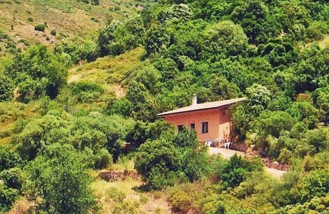 Una acogedora casa de vacaciones rodeada de bellezas naturales. WiFi y ADSL.