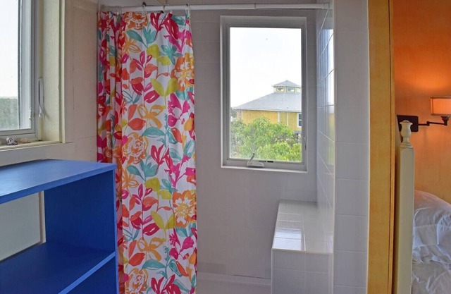A Delightful Get Away Villa - 5 min walk from a semi-private beach!