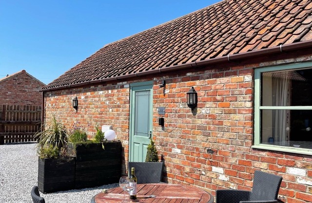 A delightful single storey cottage located on a shared courtyard