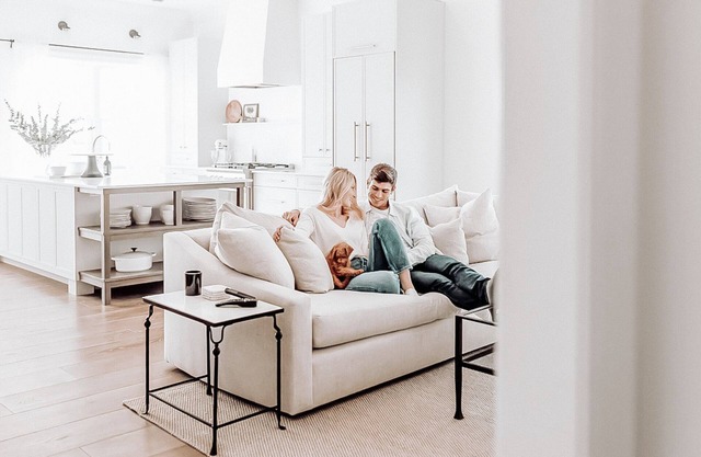 A Downtown Newly Renovated Historic Loft! Full Kitchen & Living!
