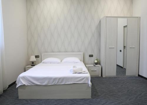 A e k a hotel Y V N