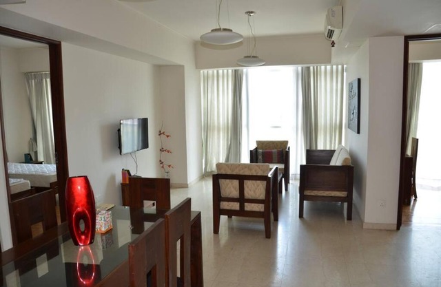 A Emperor Serviced Aircon 2 bedrooms 2 bath rooms and living and kitchen apartment in Colombo 3