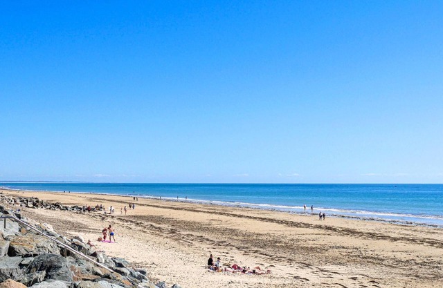 Alojamiento de 4 habitaciones en Gouville-sur-Mer