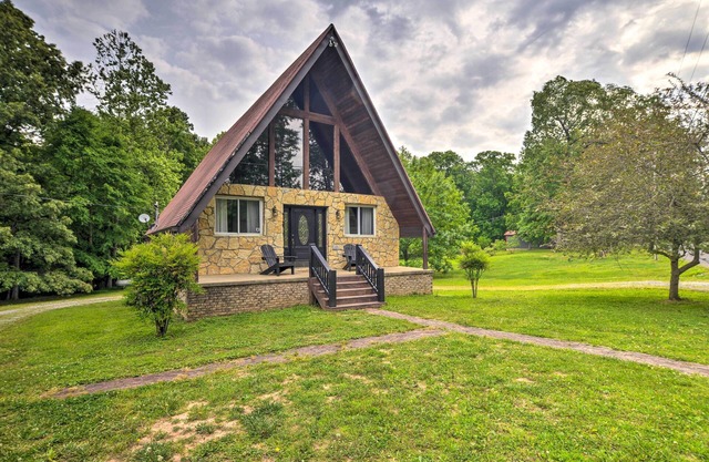A-Frame Cabin w/ Hot Tub, Walk to Kentucky Lake!