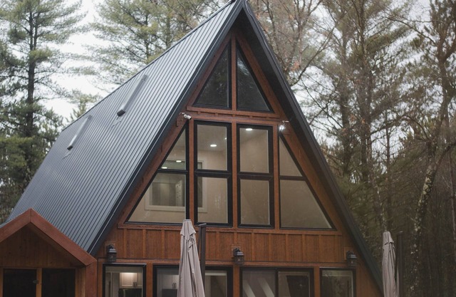 Cedar Sands - A-Frame w/ Sauna, Hot & Cold Tub