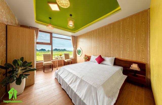 A friendly and peaceful homestay with field view