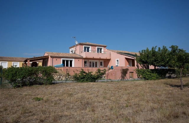 Una villa totalmente accesible para sillas de ruedas con excelentes vistas.