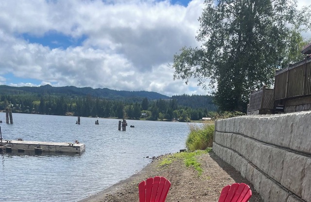 A fun cabin on Lake Pleasant where you can make memories