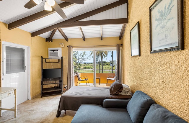 A Getaway From Your Getaway 1 Bedroom Condo by RedAwning