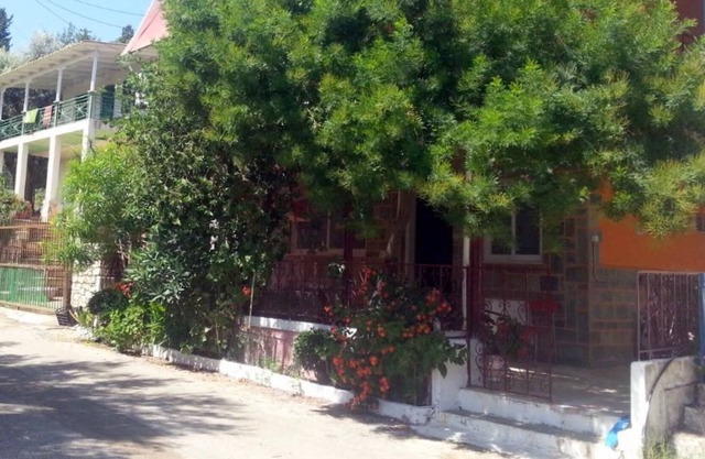 UN APARTAMENTO EN PLANTA BAJA EN UNA ZONA TRANQUILA ... !!!!