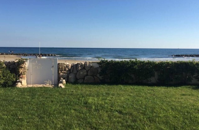 Una casa feliz directamente en la playa en San Felice Circeo para 4-5 personas