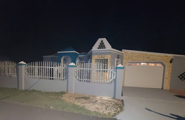 UN PARAISO ESCONDIDO EN EL CAMPO,CERCA DE TODO PLAYAS, OUTLETS,WALMART FARMACIAS