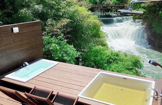 A hideaway for adults where you can enjoy an open / Katsuura Chiba