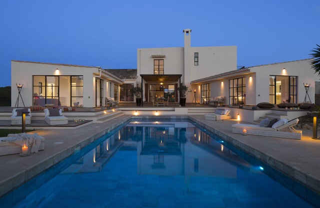 A high standard luxurious paradise in the most absolute tranquility.