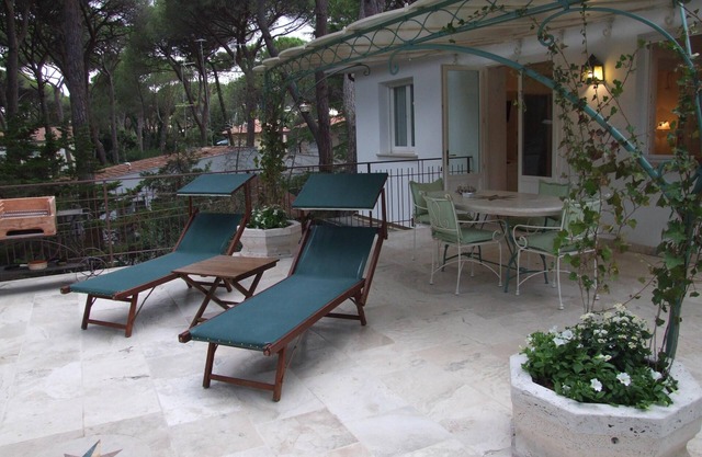 Apartment with a large terrace near the sea, in Marina di Castagneto.