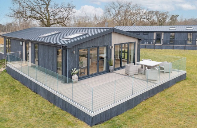 A keld spring lodge retreat that sleeps 6 guests in 3 bedrooms