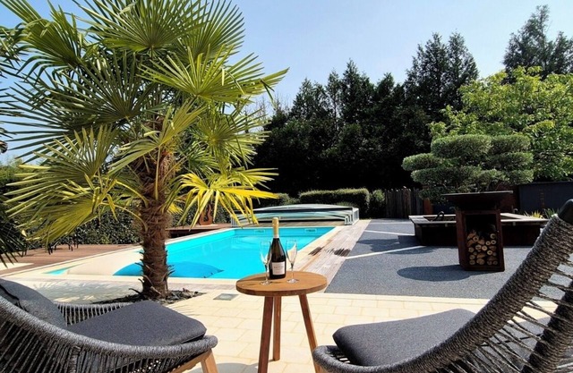 A la Jolie Campagne - bed and breakfast with breakfast and swimming pool